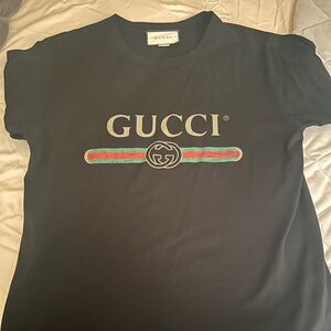 Authentic Gucci tee size S